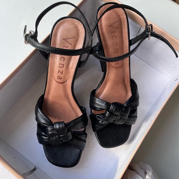 Worn once  Vicenza  Leather Knotted Platform Heels in Black size 37 - Picture 7 of 16